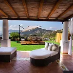 Casa Nostra, Stunning, Elegant In With Pool Città di Lipari