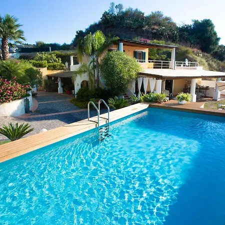 Casa Nostra, Stunning, Elegant In With Pool * Lipari (Isola Lipari)