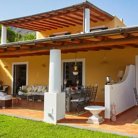 Casa Nostra, Stunning, Elegant In With Pool *