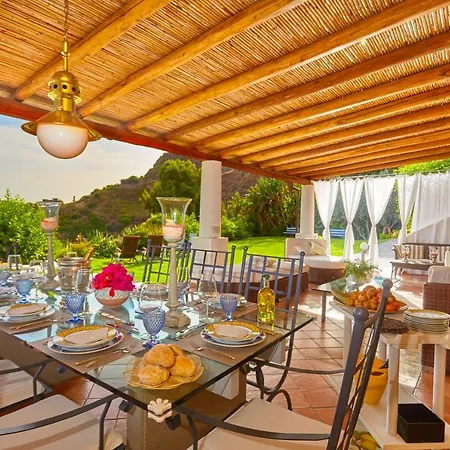 Villa Casa Nostra, Stunning, Elegant In With Pool