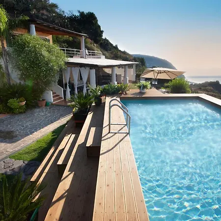 Villa Stunning, Elegant In With Pool